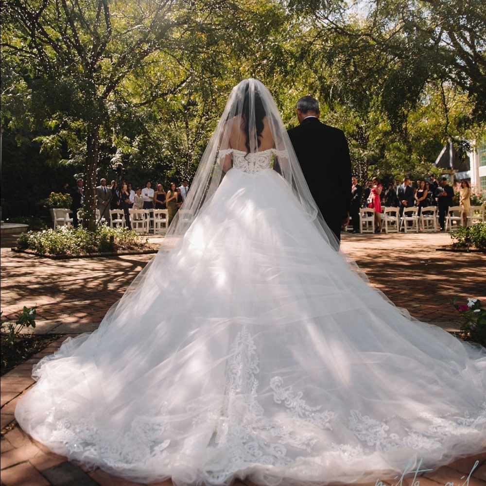 Detachable skirt for wedding dress
